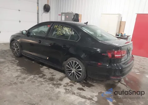2016 Volkswagen Jetta 1.8T Sport z USA, uszkodzony, nr VIN 3VWD17AJ3GM396279